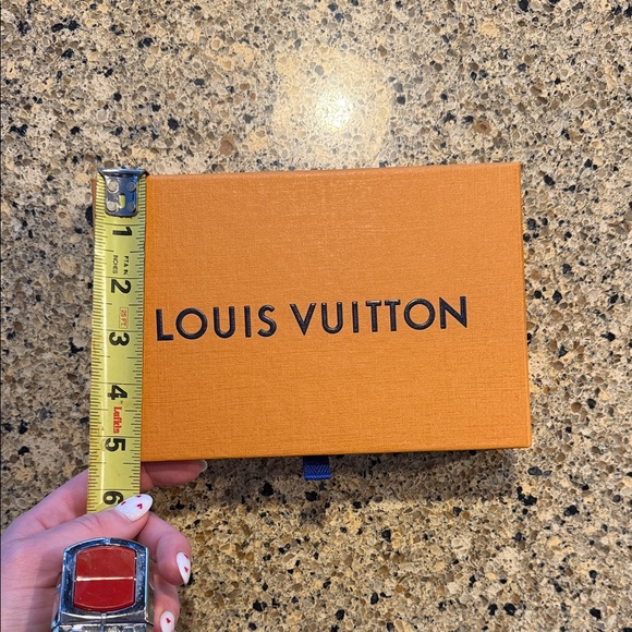 Louis Vuitton Vibrant Orange Gift Box - Picture 2 of 3